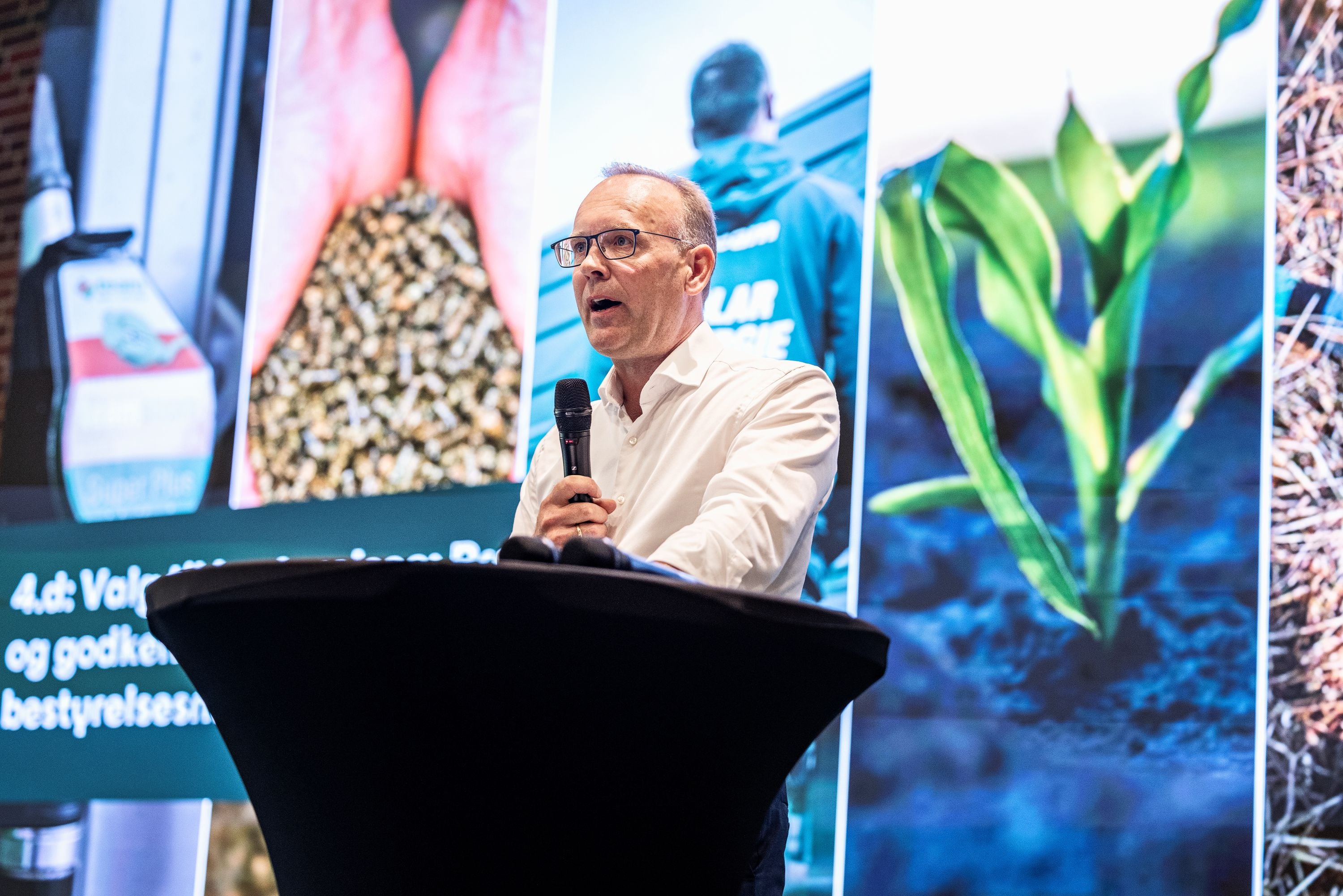 DLG Chairman of the Board speaking at an assembly-